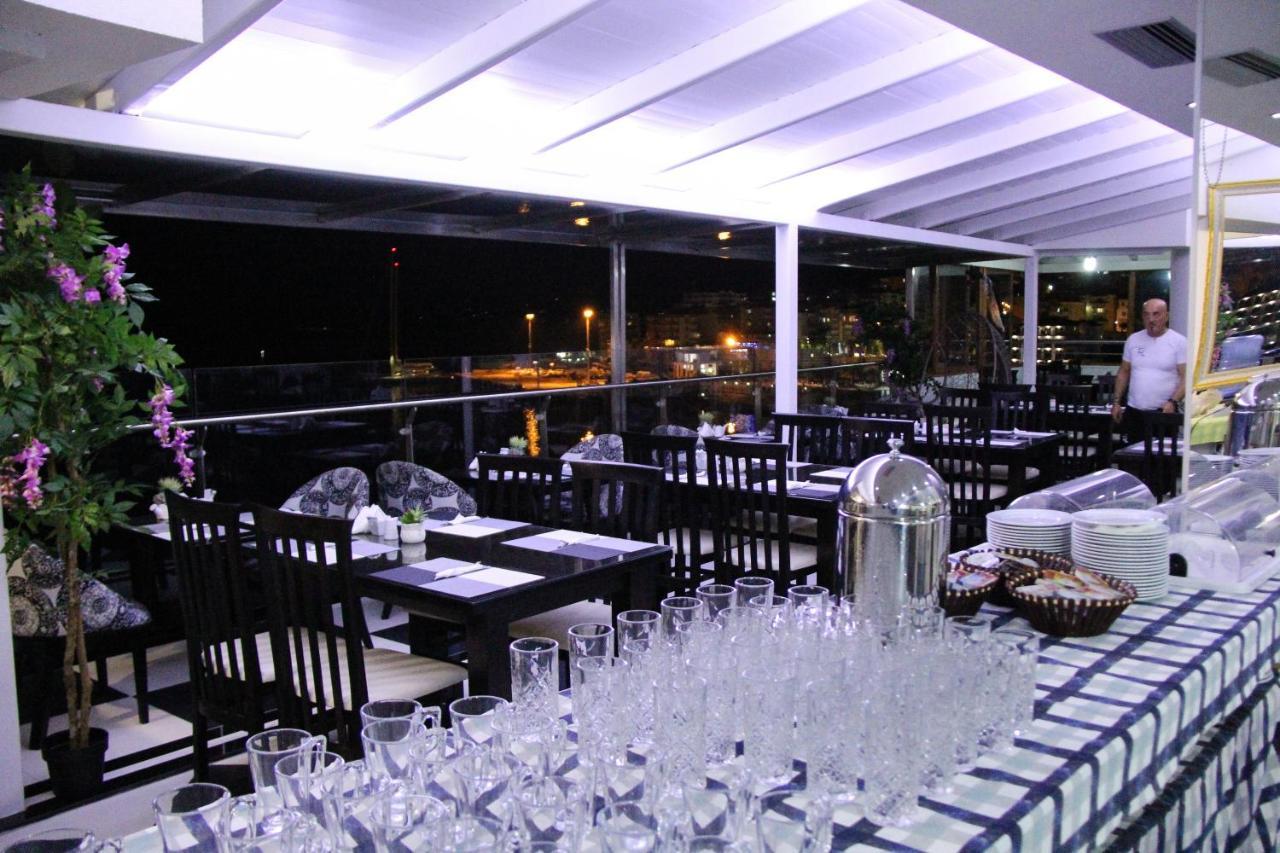 Republika Hotel Sarandë Esterno foto
