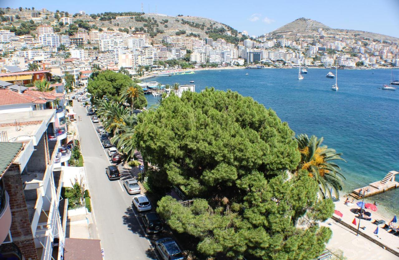 Republika Hotel Sarandë Esterno foto