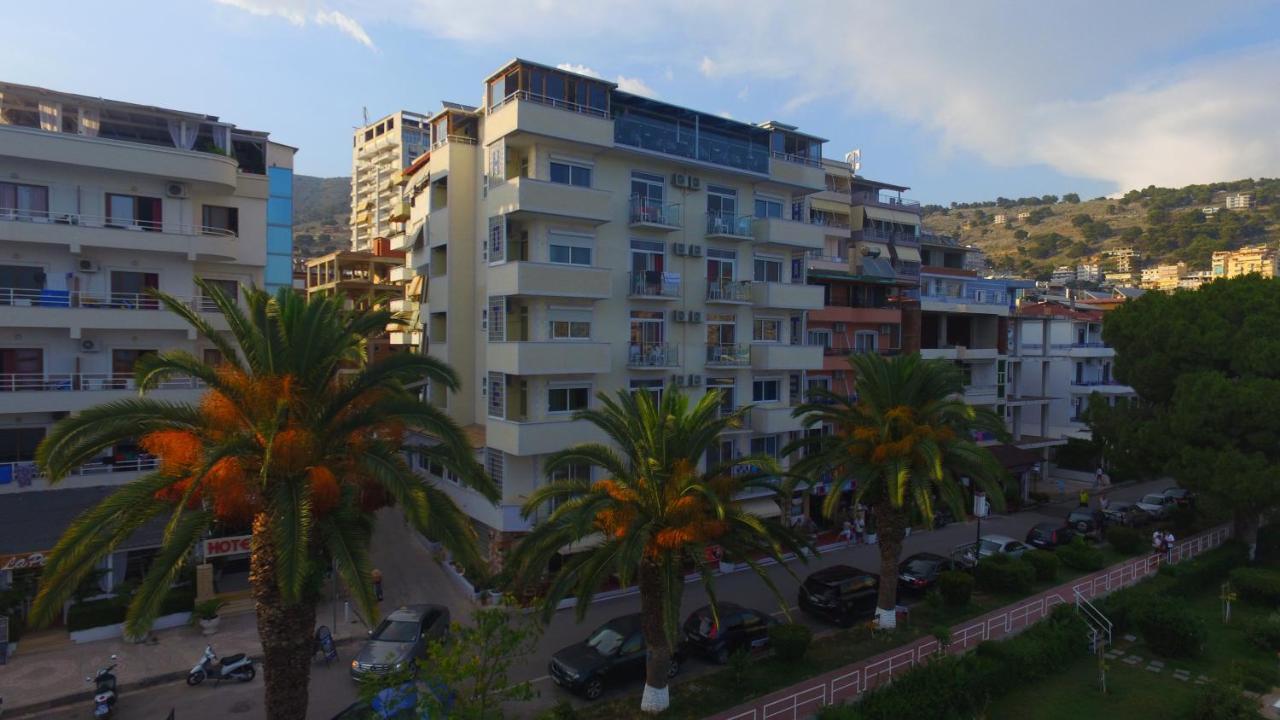 Republika Hotel Sarandë Esterno foto