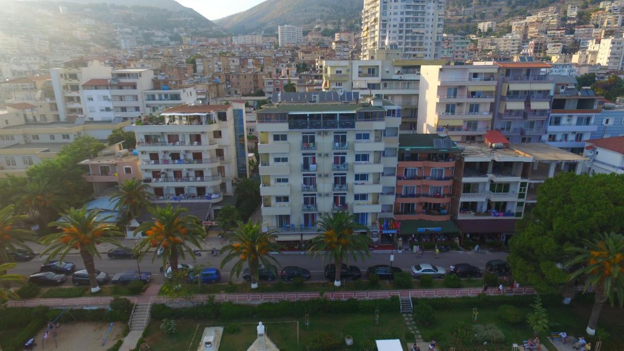 Republika Hotel Sarandë Esterno foto