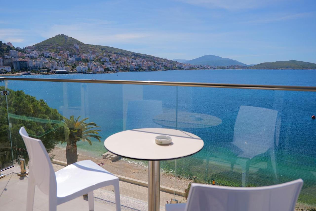 Republika Hotel Sarandë Esterno foto