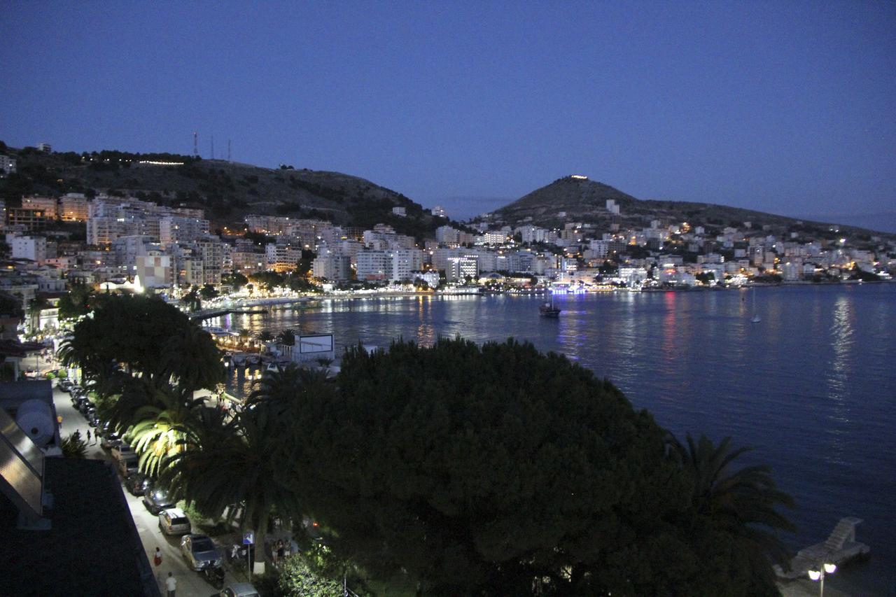 Republika Hotel Sarandë Esterno foto