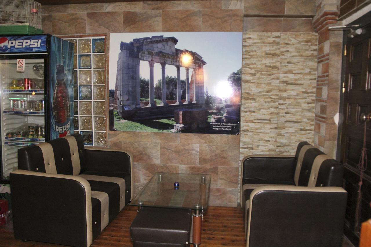 Republika Hotel Sarandë Esterno foto