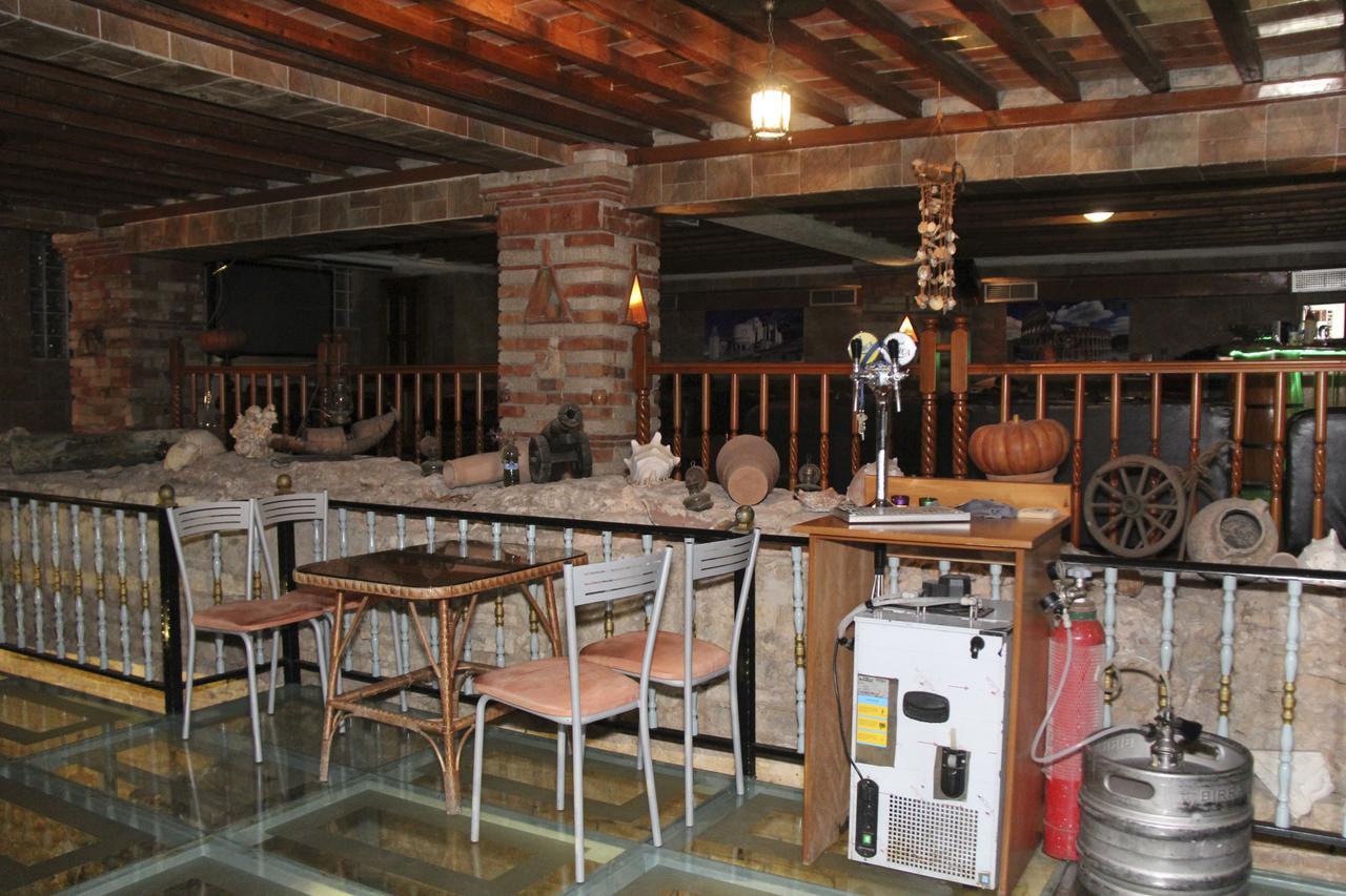 Republika Hotel Sarandë Esterno foto