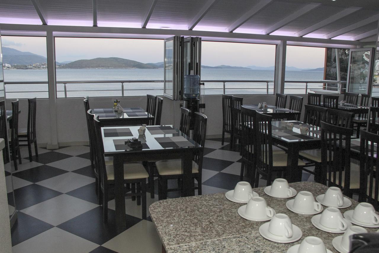 Republika Hotel Sarandë Esterno foto