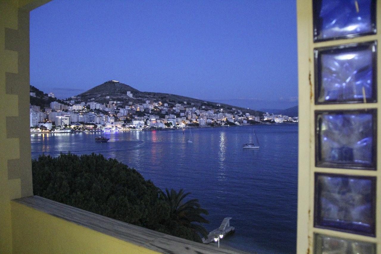 Republika Hotel Sarandë Esterno foto